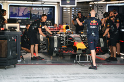 Daniel Ricciardo, Red Bull Racing RB13 garajda