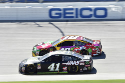 Kurt Busch, Stewart-Haas Racing, Ford Fusion Monster Energy / Haas Automation, Kyle Busch, Joe Gibbs Racing, Toyota Camry M&M's Flavor Vote