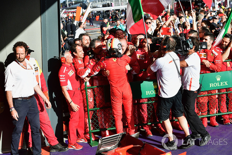 Yarış galibi Sebastian Vettel, Ferrari, parc ferme