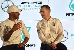 Lewis Hamilton, Mercedes-AMG F1, Andy Cowell, Mercedes AMG Direktörü