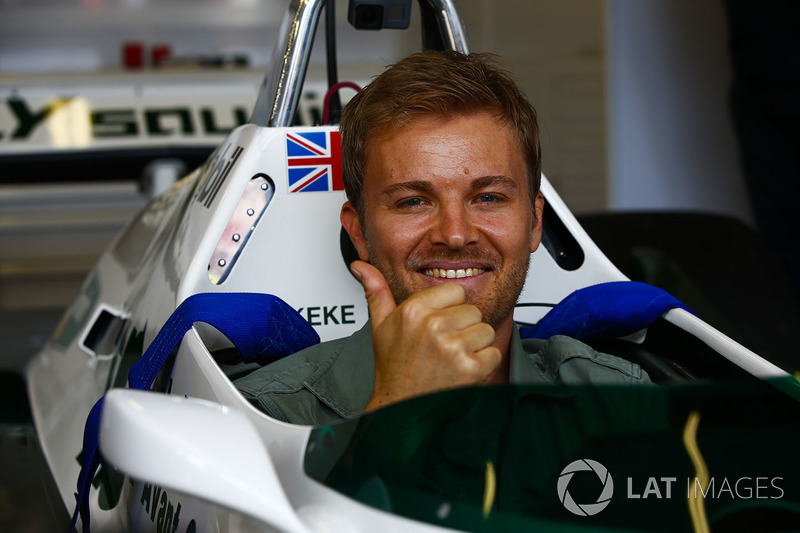 Nico Rosberg nell'abitacolo della Williams FW08 Cosworth del 1982