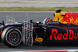 Daniil Kvyat, Red Bull Racing RB12 running sensor equipment