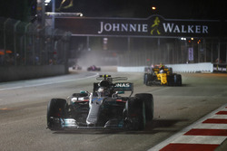 Валттері Боттас, Mercedes AMG F1 W08, Джоліон Палмер, Renault Sport F1 Team RS17