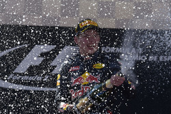 Max Verstappen, Red Bull Racing viert zijn eerste overwinning