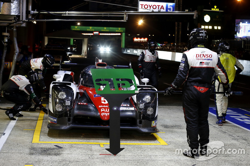 #5 Toyota Racing Toyota TS050 Hybrid: Anthony Davidson, Sébastien Buemi, Kazuki Nakajima