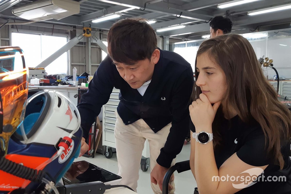 富士で行なわれたスーパーフォーミュラのテストでチーム監督の道上と