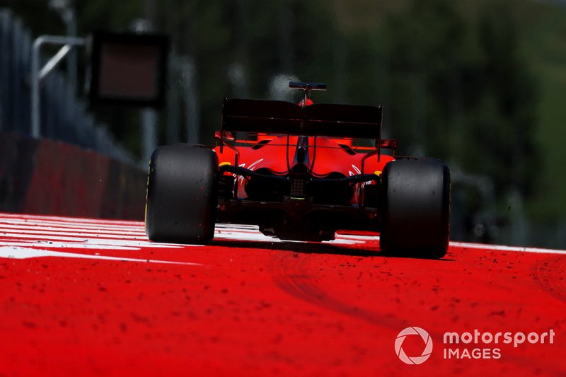 Ferrari SF90: ecco gli sfoghi delle pance per assicurare il raffreddamento della power unit