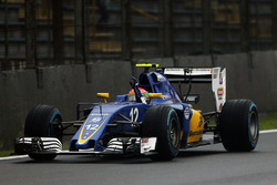 Felipe Nasr, Sauber C35, viert zijn negende plaats in de Grand Prix van Brazilië