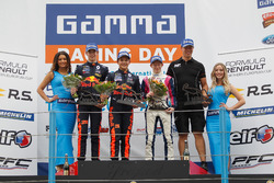 Podium: winnaar Neil Verhagen, tweede plaats Richard Verschoor, derde plaats Charles Milesi