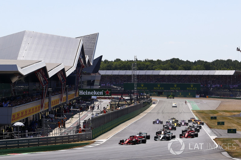 Start of the race, Sebastian Vettel, Ferrari SF71H leads
