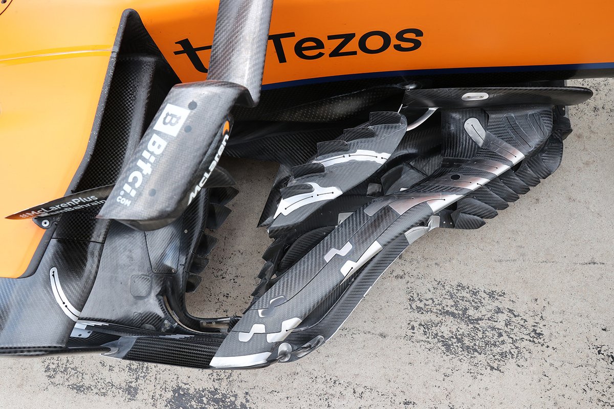 Detalle del bargeboard del McLaren MCL35M