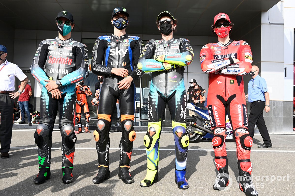Pembalap Petronas Yamaha SRT Valentino Rossi bersama tiga anak didiknya di Akademi VR46: Francesco Bagnaia, Luca Marini dan Franco Morbidelli.