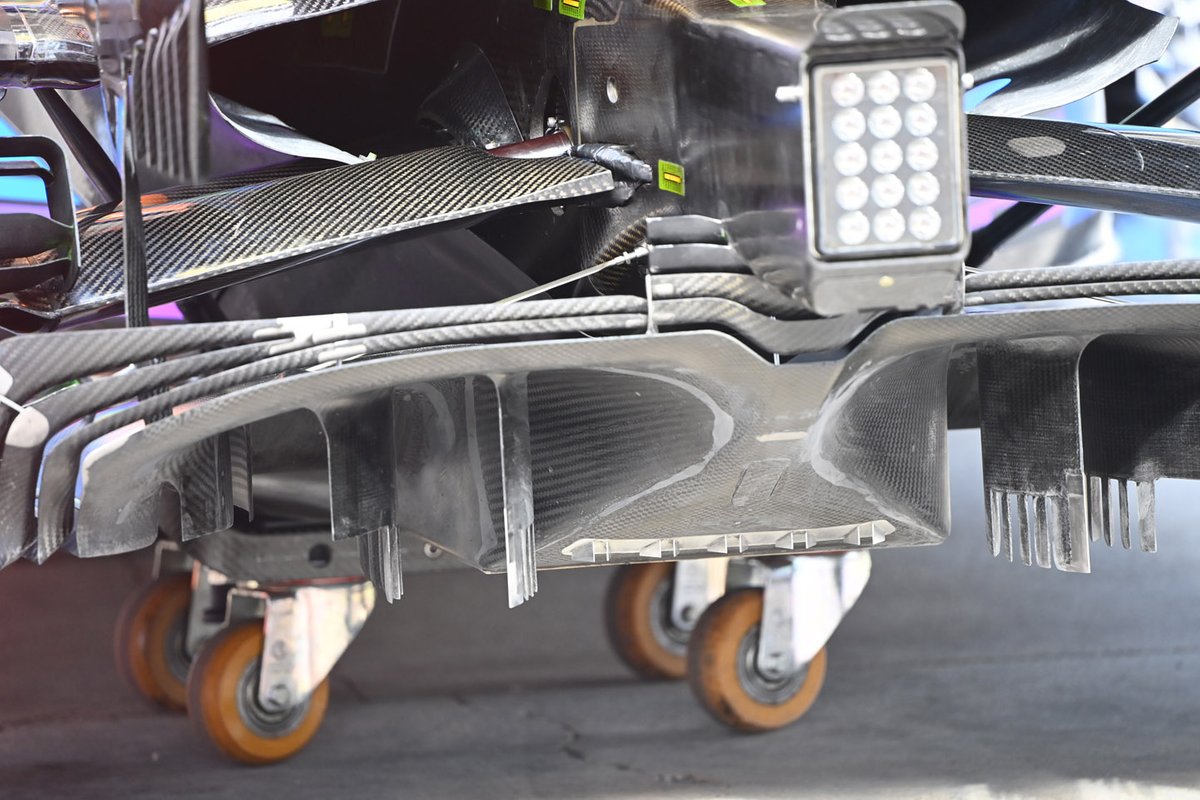 2020: McLaren MCL35 diffuser detail