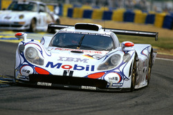 Аллан Макніш, Лоран Айелло, Стефан Ортеллі, Porsche 911 GT1-98