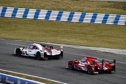 #7 Acura Team Penske Acura DPi, P: Helio Castroneves, Ricky Taylor, Graham Rahal, #31 Action Express