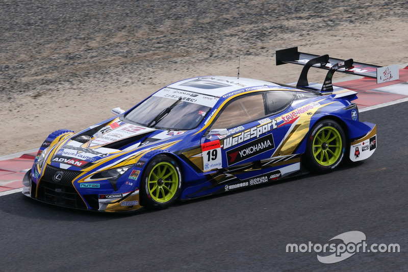 #19 WedsSport ADVAN LC500