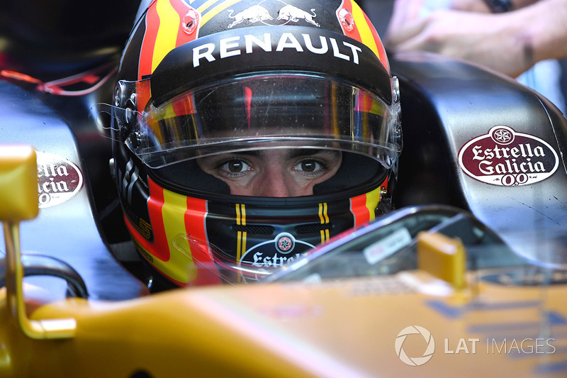 Карлос Сайнс, Renault Sport F1 Team RS17