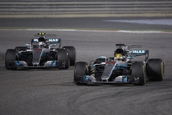 Valtteri Bottas, Mercedes F1 W08, Lewis Hamilton, Mercedes F1 W08