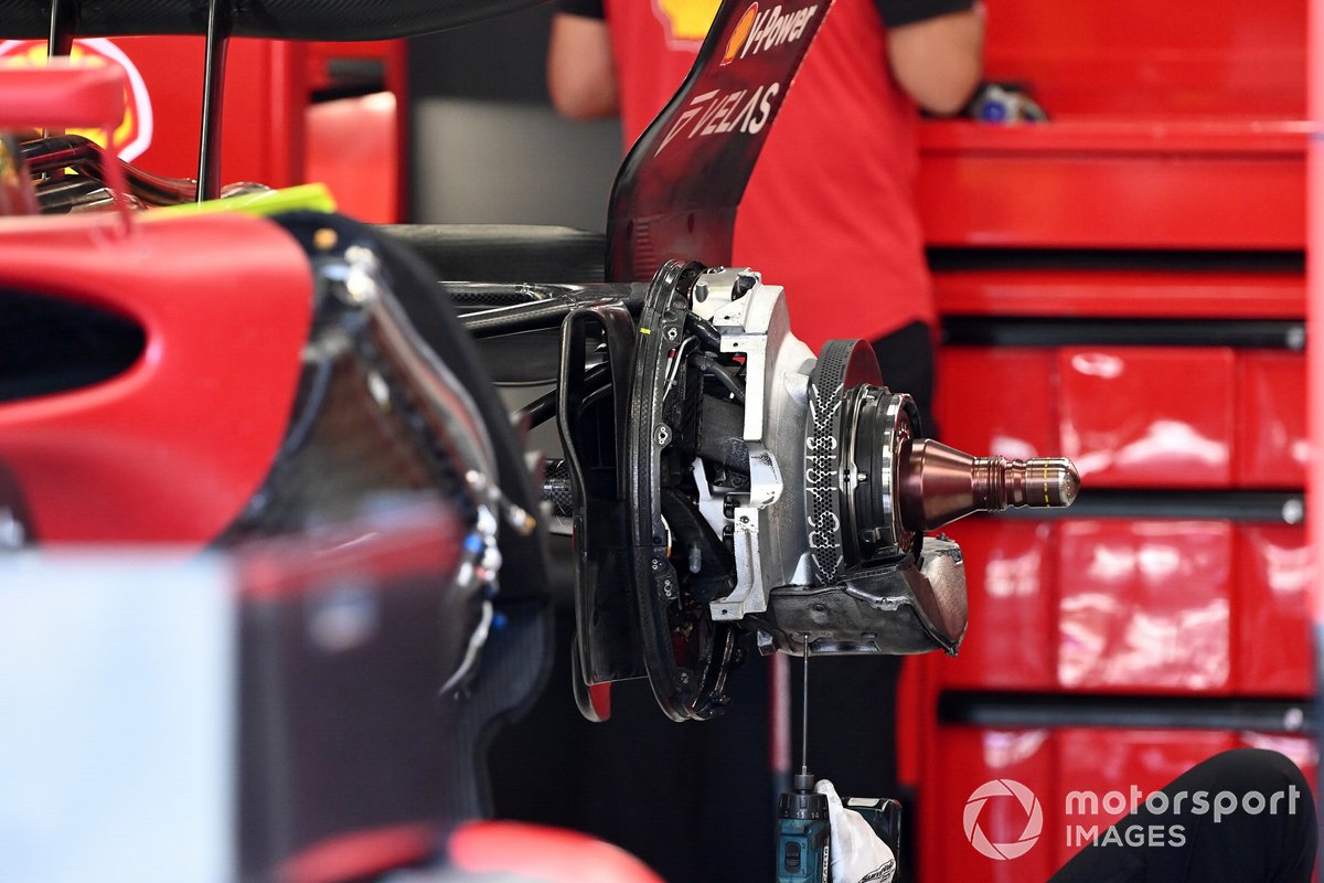 Detalle del freno trasero del Ferrari F1-75