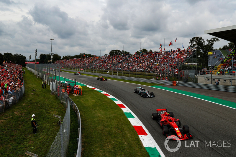 Kimi Raikkonen, Ferrari SF71H, Lewis Hamilton, Mercedes AMG F1 W09,Max Verstappen, Red Bull Racing RB14 Tag Heuer, and Valtteri Bottas, Mercedes AMG F1 W09