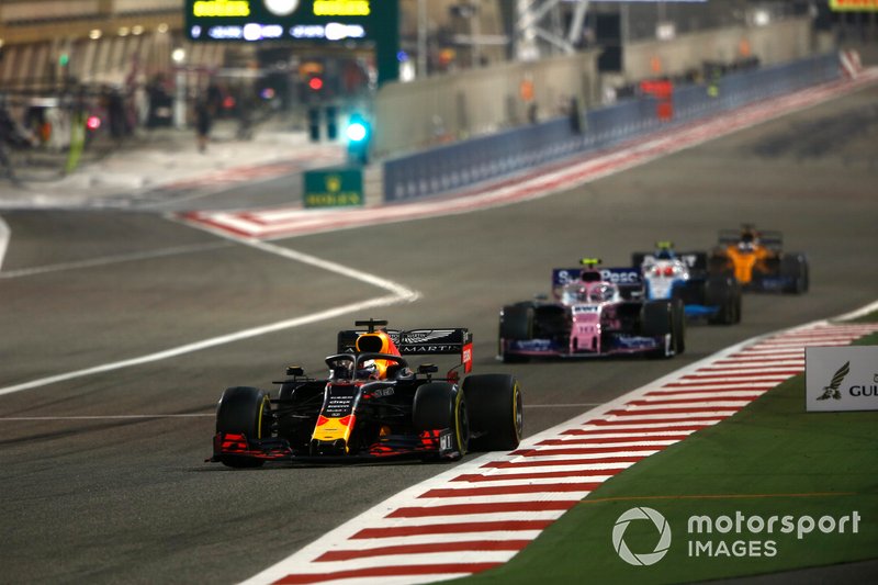 Макс Ферстаппен, Red Bull Racing RB15, попереду суперників