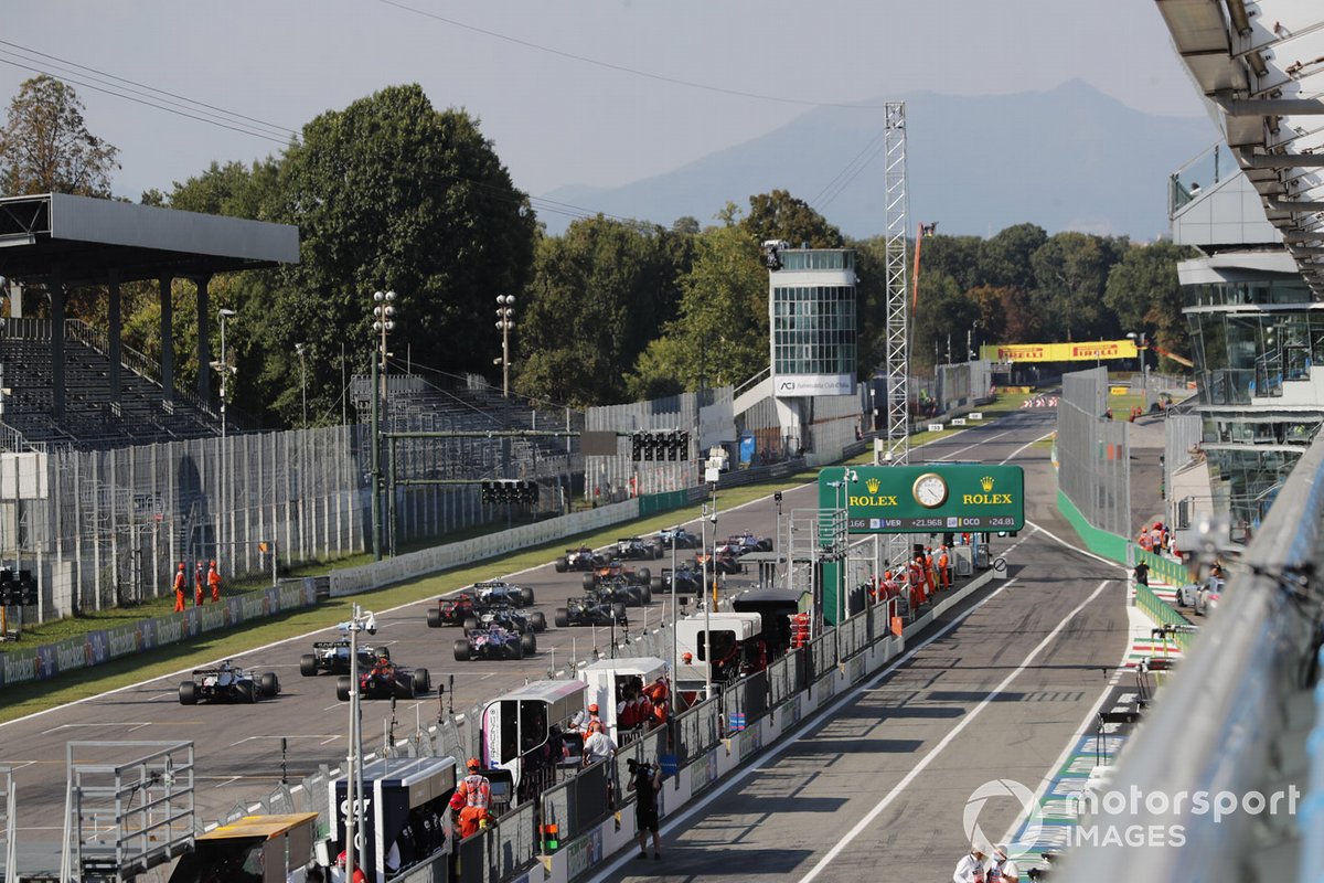 Race restart on the grid