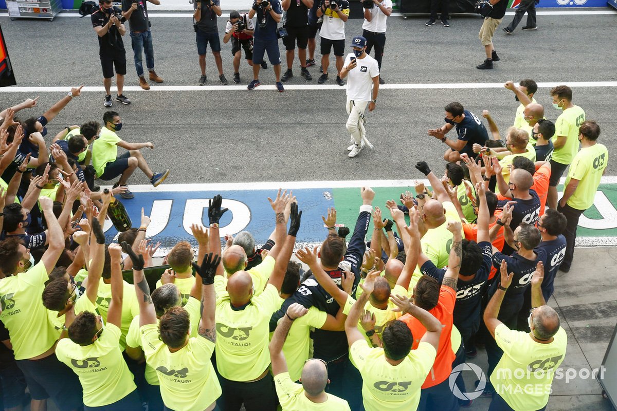 The AlphaTauri team celebrate victory with Pierre Gasly, AlphaTauri, 1st position, after the race