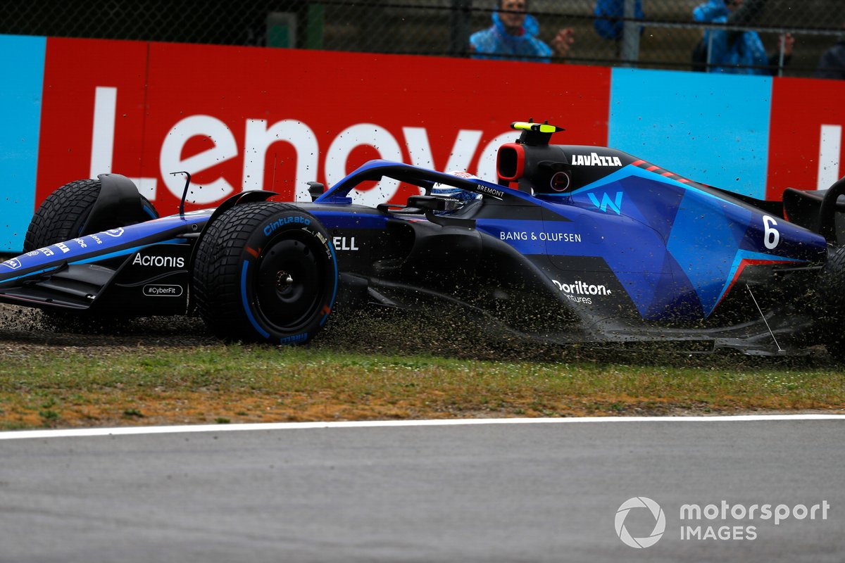 Several drivers hit strife during tricky conditions of qualifying, which Robson believes could be explained by the lower tyre blanket temperatures