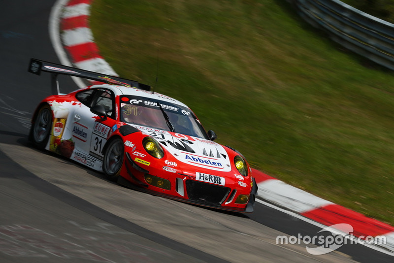 #31 Frikadelli Racing Team Porsche 911 GT3 R: Norbert Siedler, Lance David Arnold