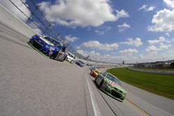 Start: Dale Earnhardt Jr., Hendrick Motorsports Chevrolet, Chase Elliott, Hendrick Motorsports Chevr