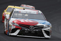 Kyle Busch, Joe Gibbs Racing, Toyota Camry M&M's Red White & Blue