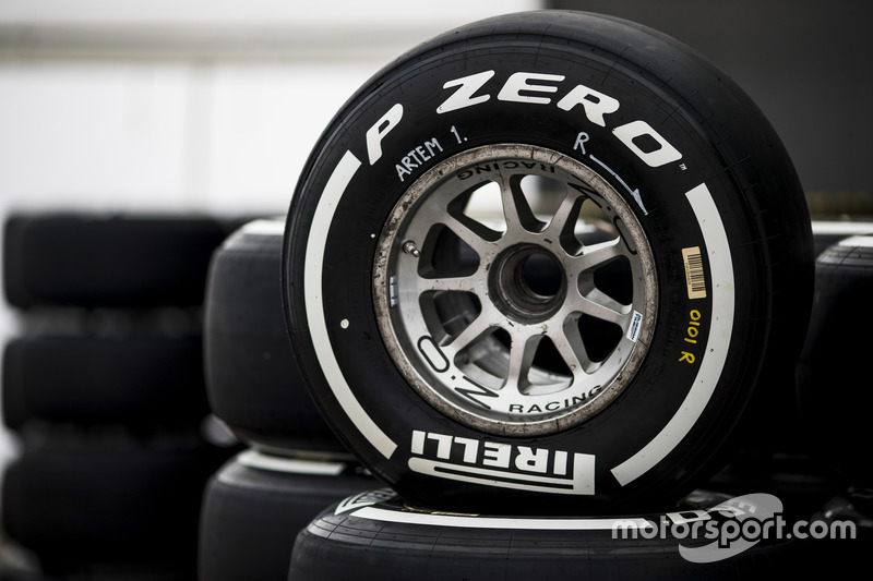 Ban medium Pirelli