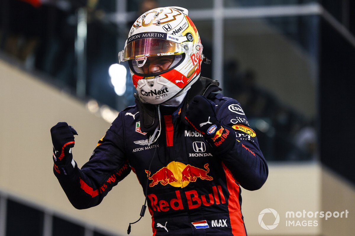Max Verstappen, Red Bull Racing, posisi pertama, melakukan selebrasi di Parc Ferme