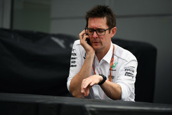 Инженер Mercedes AMG F1 Энди Шовлин