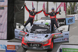 Winners Hayden Paddon, John Kennard, Hyundai Motorsport