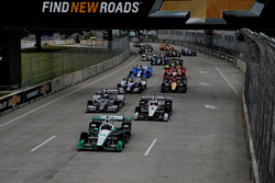 Partenza: Simon Pagenaud, Team Penske Chevrolet al comando