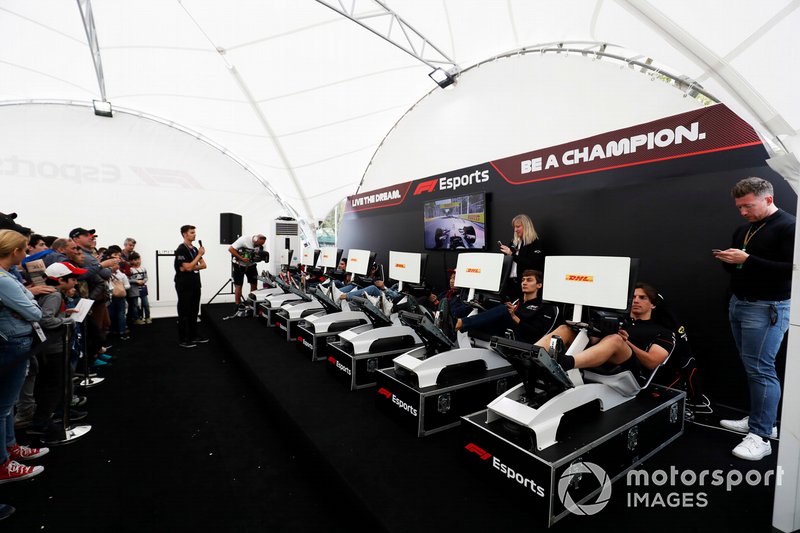 Pilotos en la zona de eSports