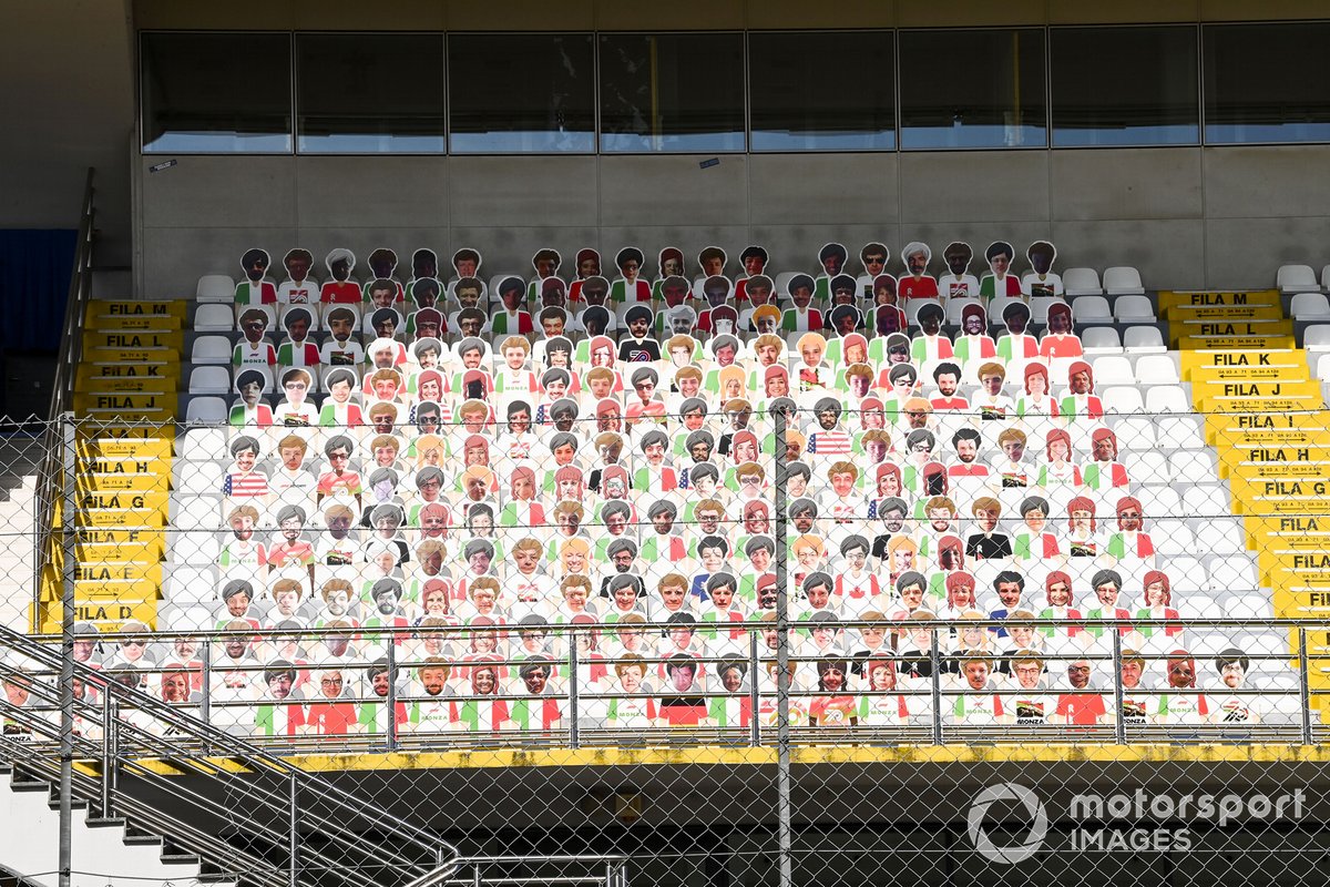 Fake Fans in the grandstand