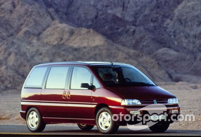 Серийная Peugeot 806