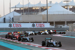 Lewis Hamilton, Mercedes AMG F1 W07 Hybrid bij de start