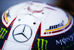 Шлем гонщика Mercedes AMG F1 Льюиса Хэмилтона