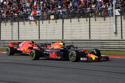 Max Verstappen, Red Bull Racing RB14 and Kimi Raikkonen, Ferrari SF71H battle