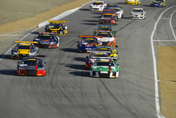 Start: #44 Audi Sport Team Magnus Audi R8: Pierre Kaffer, Kelvin van der Linde, Markus Winkelhock, #