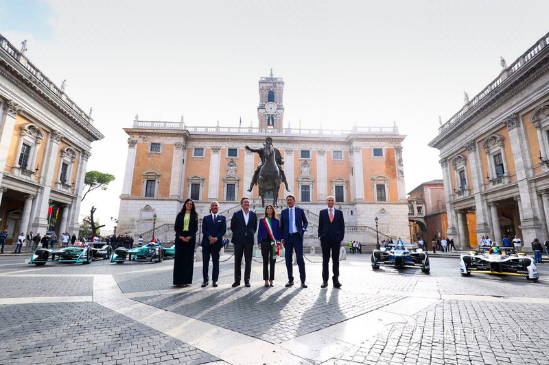 Roma caddelerinden görüntüler
