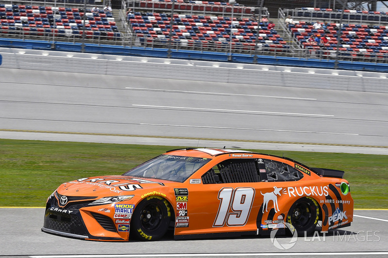 Daniel Suarez, Joe Gibbs Racing, Toyota Camry ARRIS