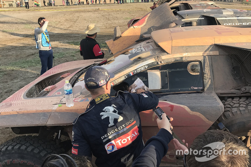 #300 Peugeot Sport Peugeot 3008 DKR: Стефан Петрансель, Жан-Поль Коттре