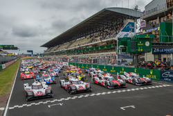 Gruppenfoto: Alle Autos für die 24h Le Mans 2017
