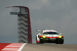 #92 Porsche Team Porsche 911 RSR: Мікаель Крістенсен, Кевін Естр