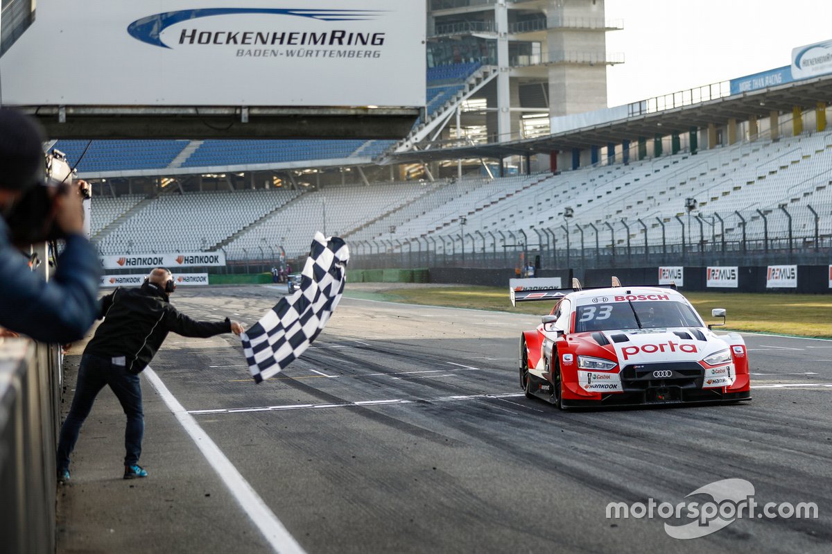 Pembalap Rene Rast saat tampil dalam ajang DTM bersama Audi Sport Team Rosberg.