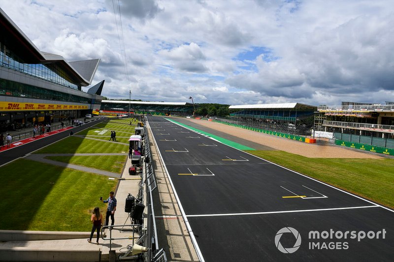 New Track surface on the start/ finish straight